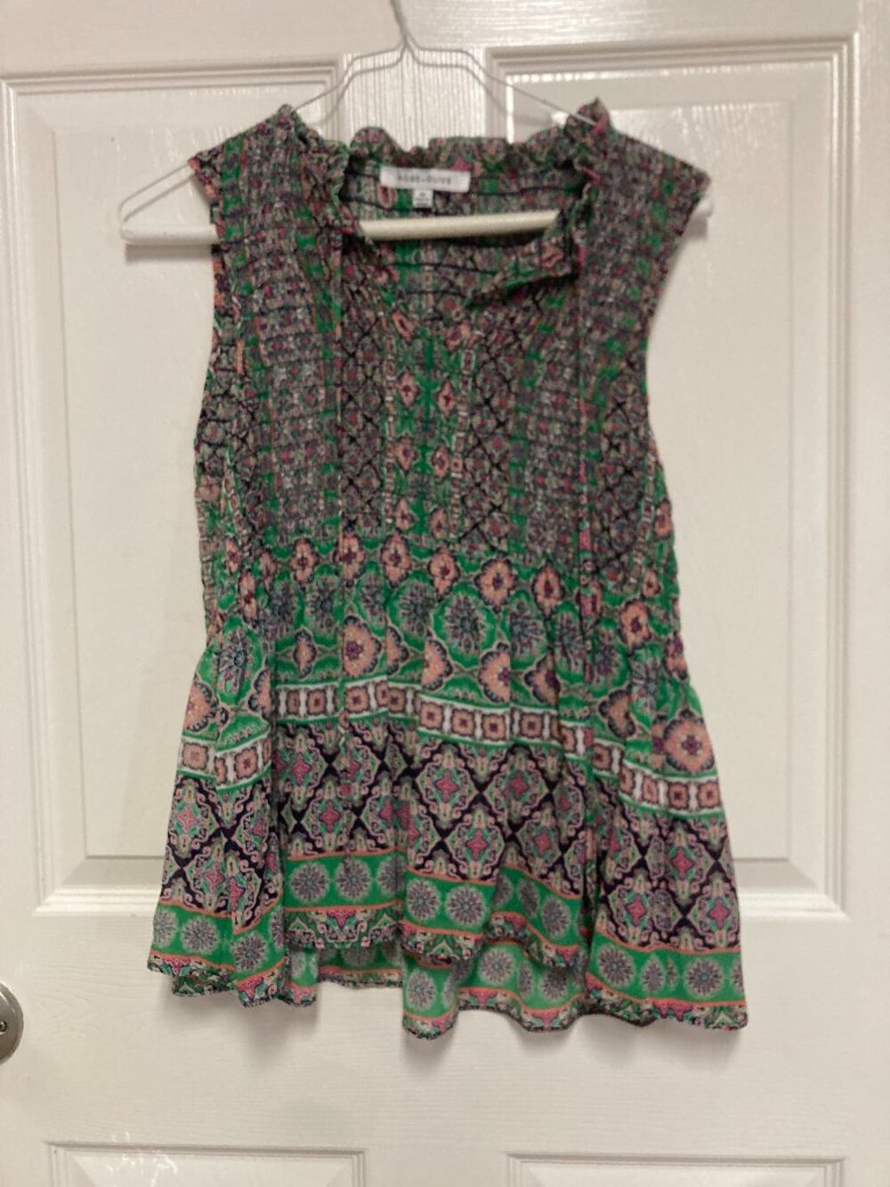 ROSE + OLIVE sleeveless blouse w/tie at neck multi-color size XS Women's